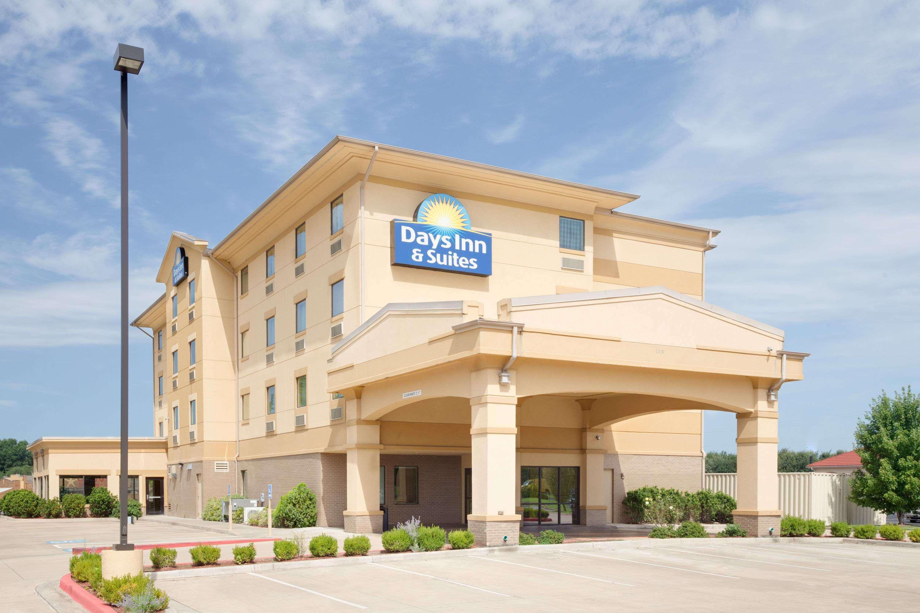 Days Inn & Suites By Wyndham Russellville Dış mekan fotoğraf