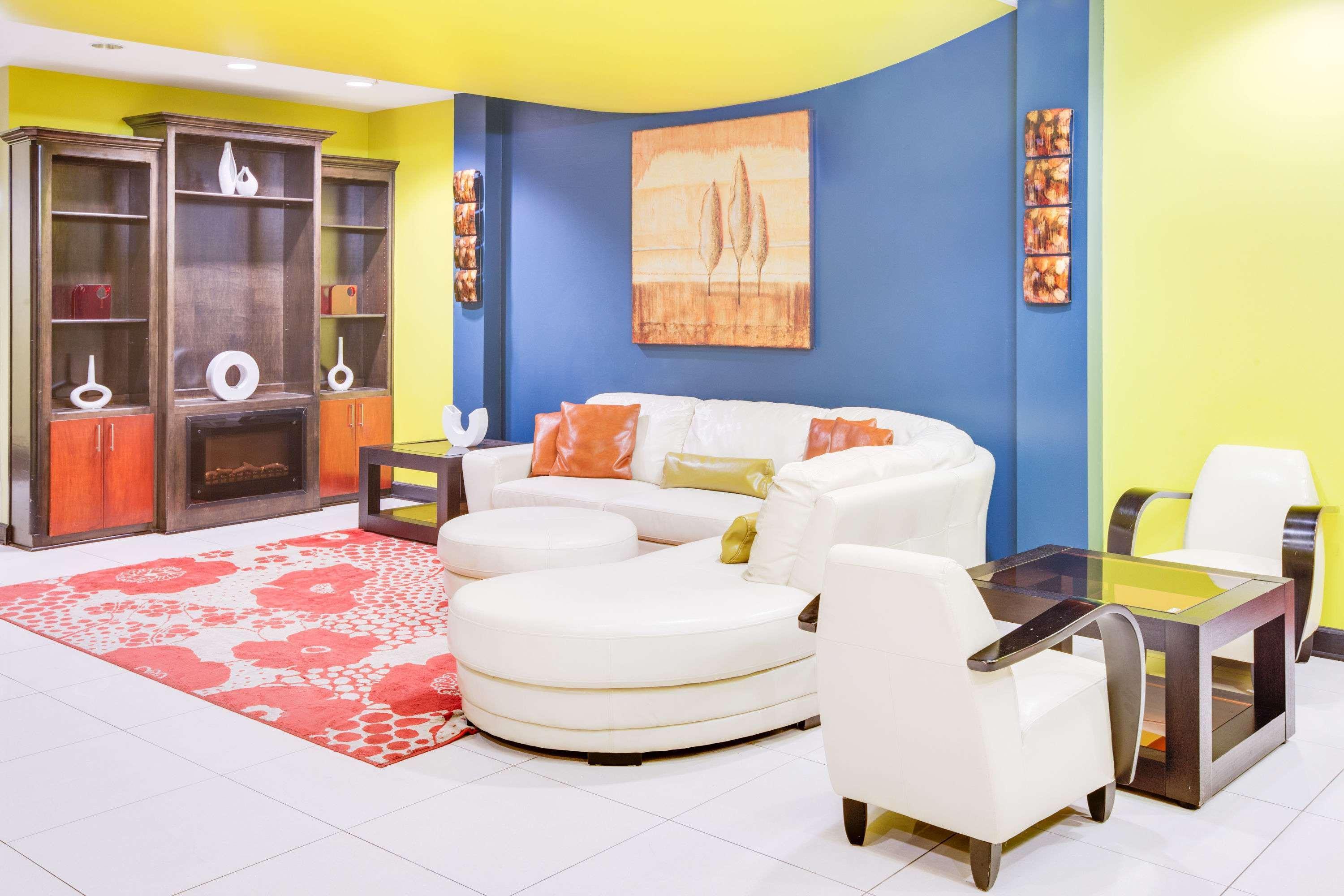 Days Inn & Suites By Wyndham Russellville Dış mekan fotoğraf