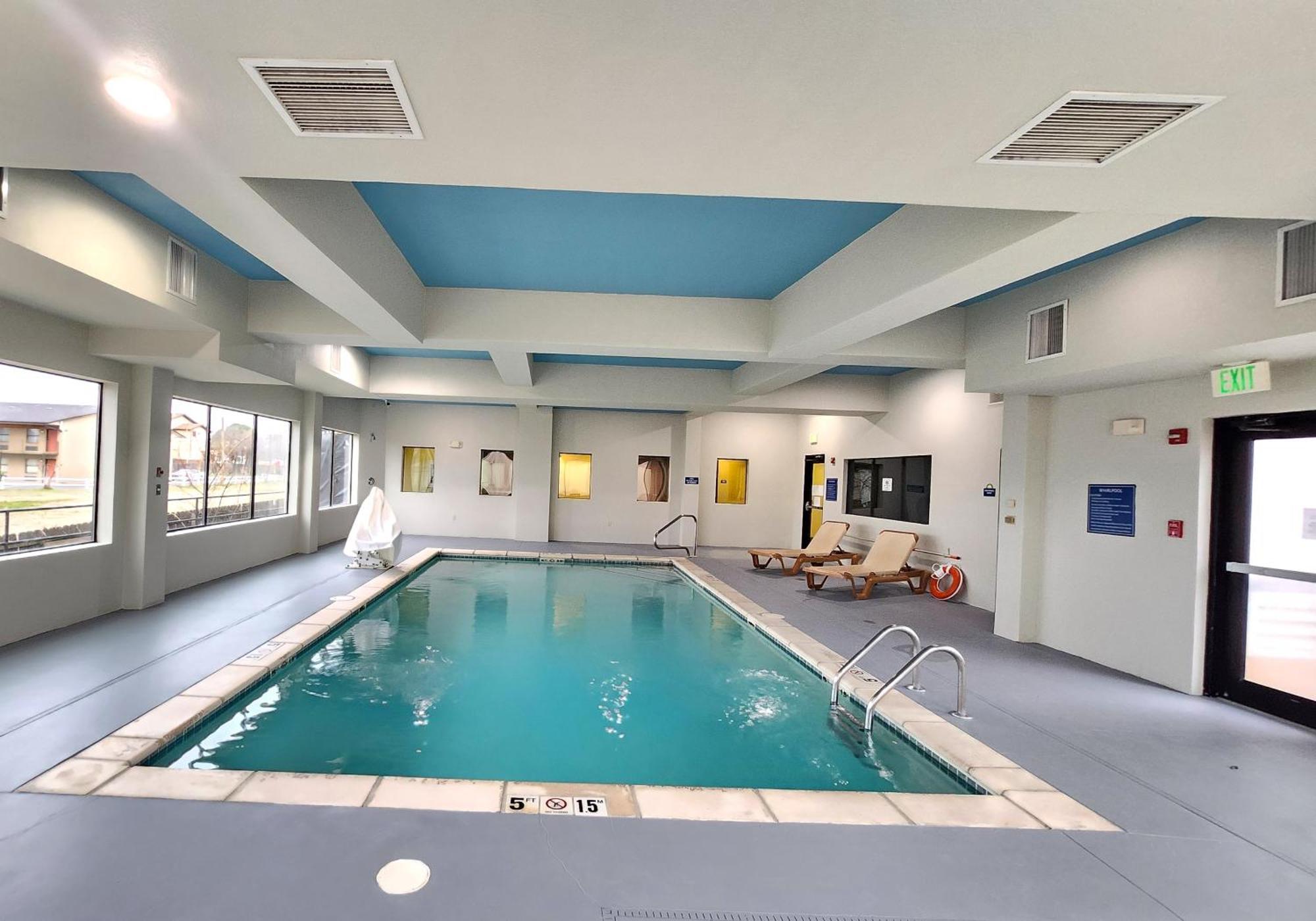 Days Inn & Suites By Wyndham Russellville Dış mekan fotoğraf